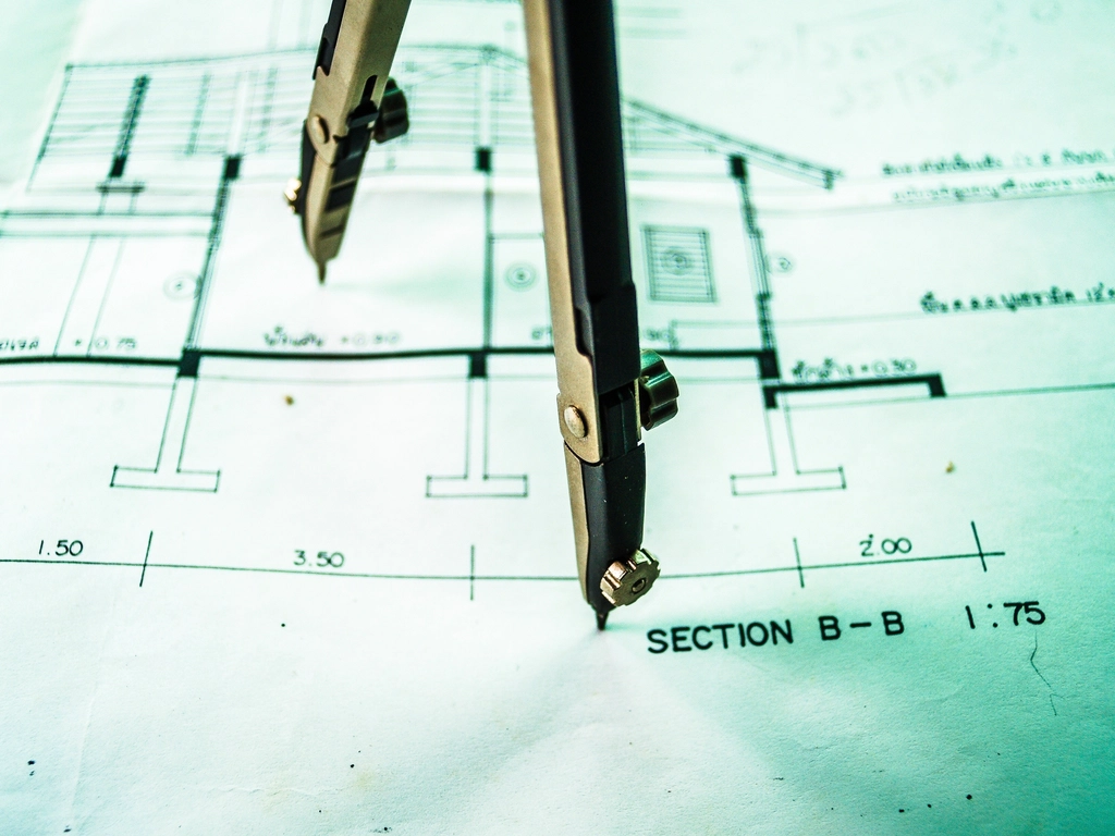 مخطّط هندسي وأدوات قياس